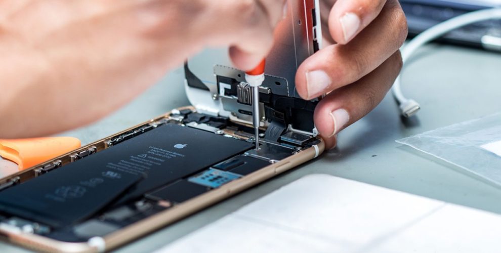 In this article, we will repair a LCD phone. To repair the iPhone and phone repair houston, join Houston